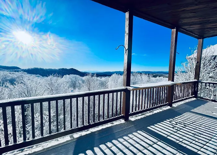 Bucket List Views Sugar Mountain Private Condo - 2Bed, 2Bath, Sleeps 6, Panoramic Views Of Mountains From Large Deck, Short Drive To Shopping, Restaurants, Cafes & Banner Elk Town