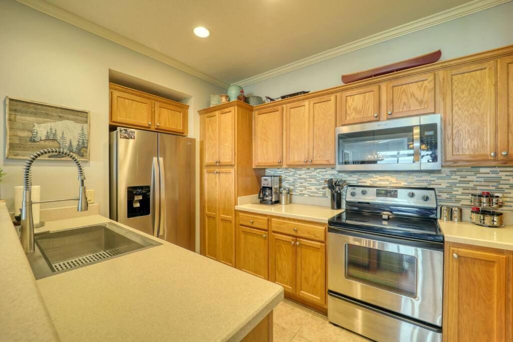 Apartment Bucket List Views Private - 2bed, 2bath, Sleeps 6, Panoramic Views Of Mountains From Large Deck, Short Drive To Shopping, Restaurants, Cafes & Banner Elk Town