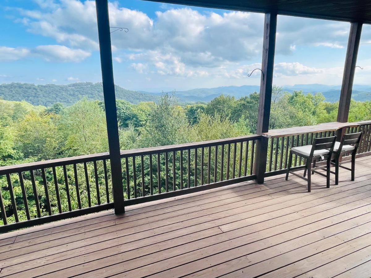 Bucket List Views Private - 2bed, 2bath, Sleeps 6, Panoramic Views Of Mountains From Large Deck, Short Drive To Shopping, Restaurants, Cafes & Banner Elk Town Apartment Sugar Mountain