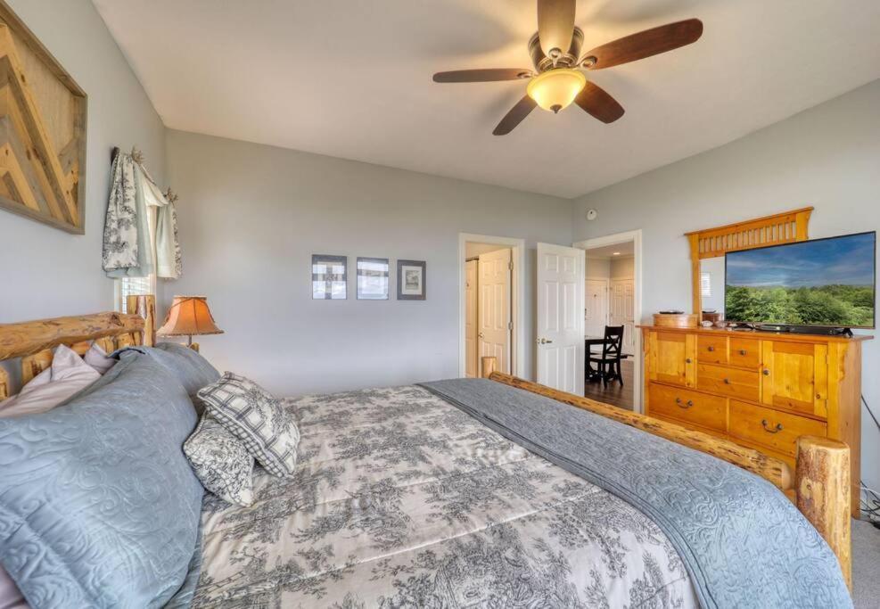 Bucket List Views Private - 2bed, 2bath, Sleeps 6, Panoramic Views Of Mountains From Large Deck, Short Drive To Shopping, Restaurants, Cafes & Banner Elk Town Apartment