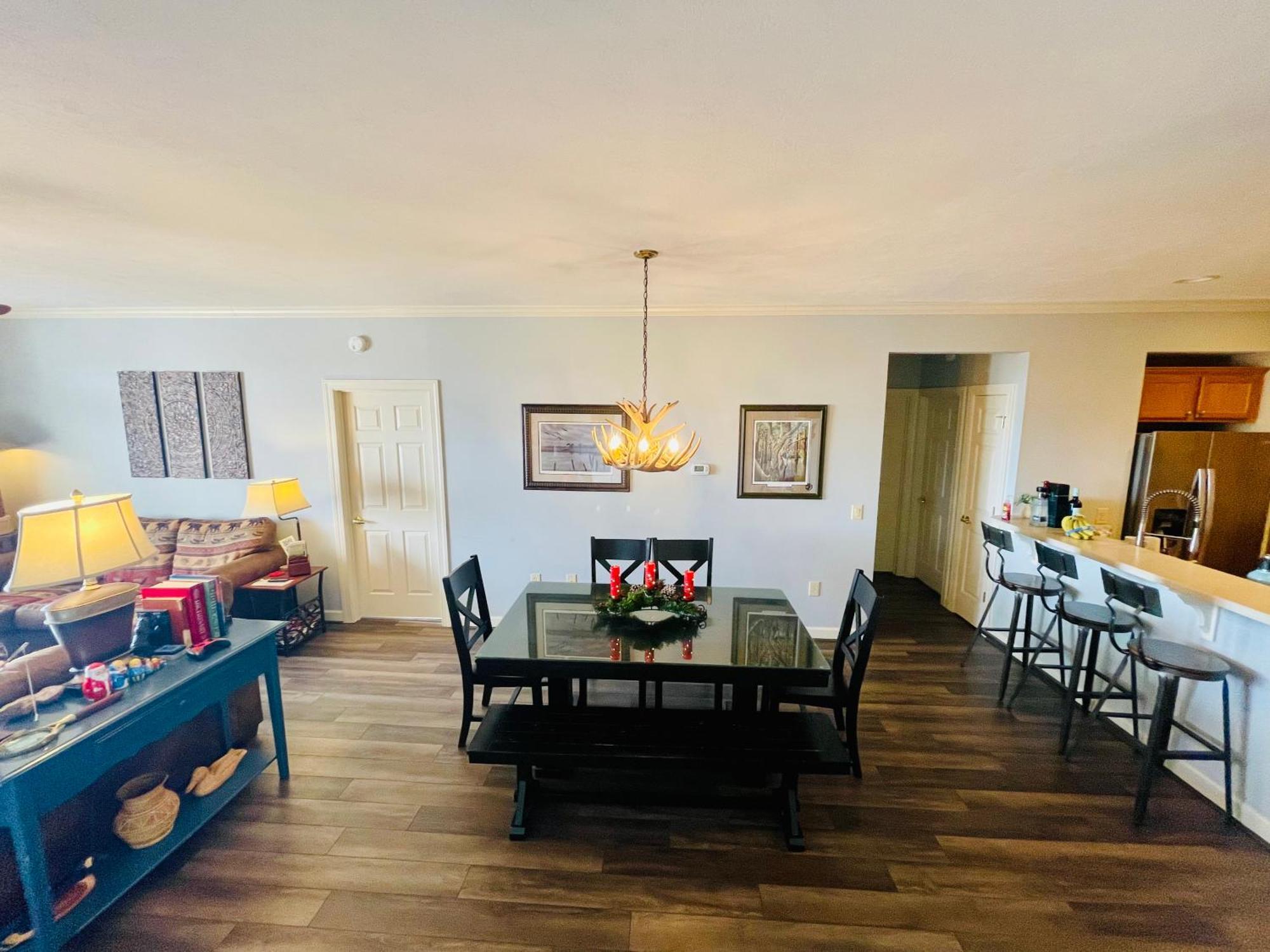 Bucket List Views Private - 2bed, 2bath, Sleeps 6, Panoramic Views Of Mountains From Large Deck, Short Drive To Shopping, Restaurants, Cafes & Banner Elk Town Sugar Mountain