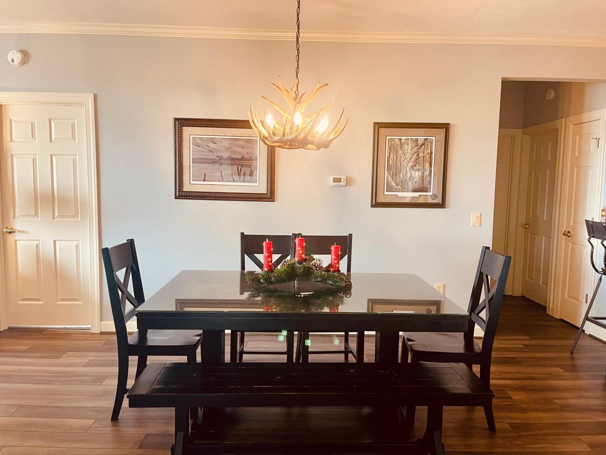 Apartment Bucket List Views Private - 2bed, 2bath, Sleeps 6, Panoramic Views Of Mountains From Large Deck, Short Drive To Shopping, Restaurants, Cafes & Banner Elk Town Sugar Mountain