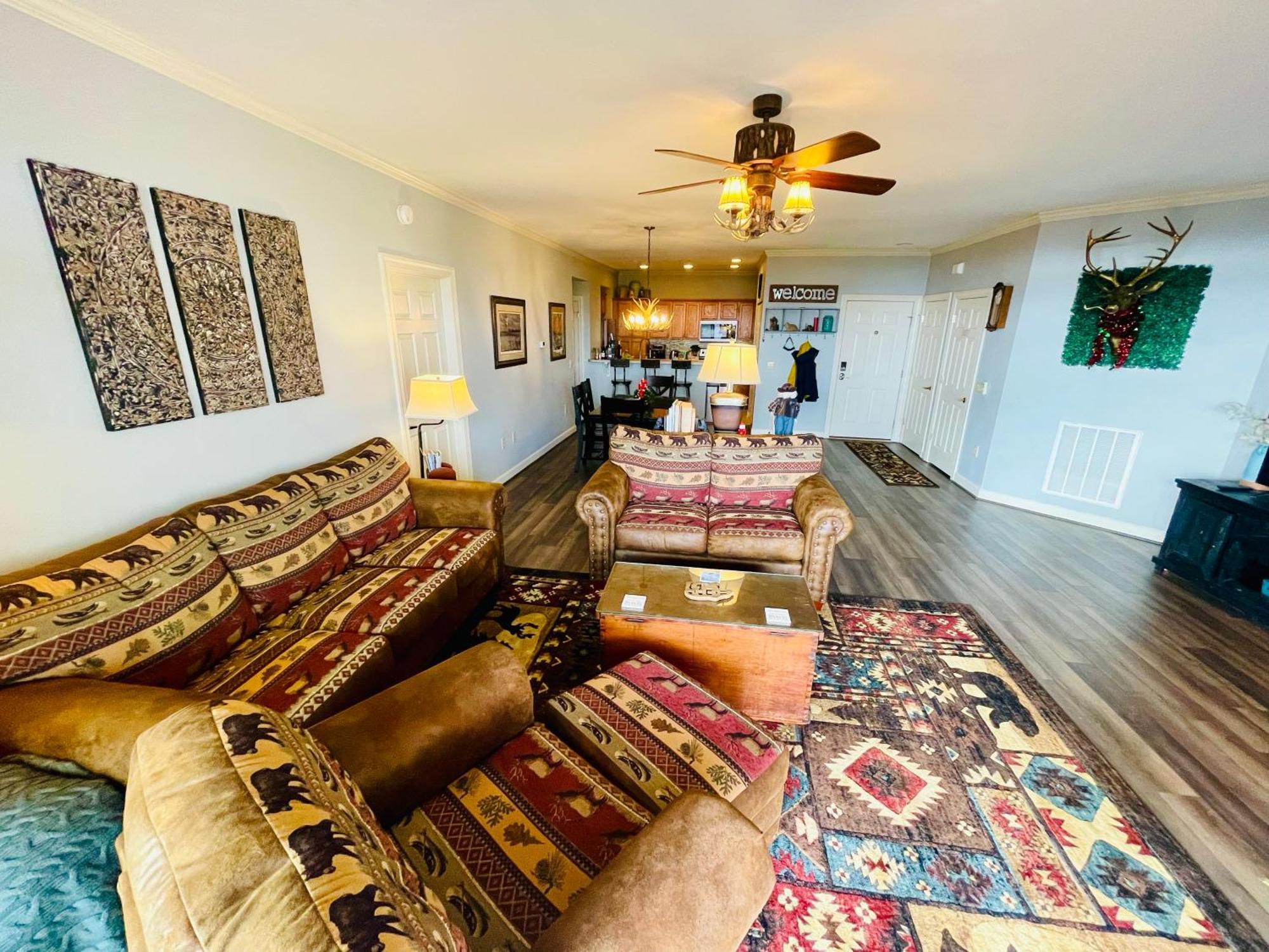 Bucket List Views Private - 2bed, 2bath, Sleeps 6, Panoramic Views Of Mountains From Large Deck, Short Drive To Shopping, Restaurants, Cafes & Banner Elk Town * Sugar Mountain