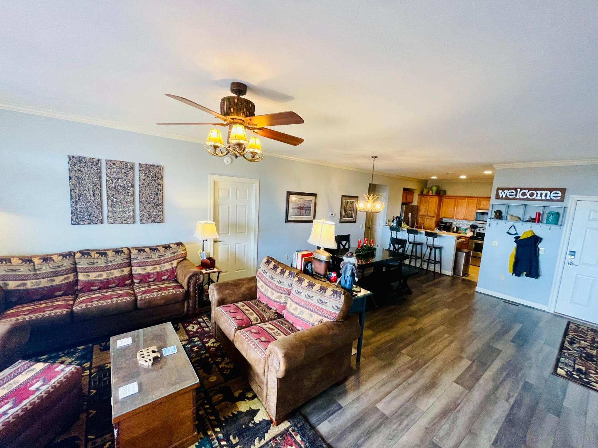 Bucket List Views Private - 2bed, 2bath, Sleeps 6, Panoramic Views Of Mountains From Large Deck, Short Drive To Shopping, Restaurants, Cafes & Banner Elk Town Apartment